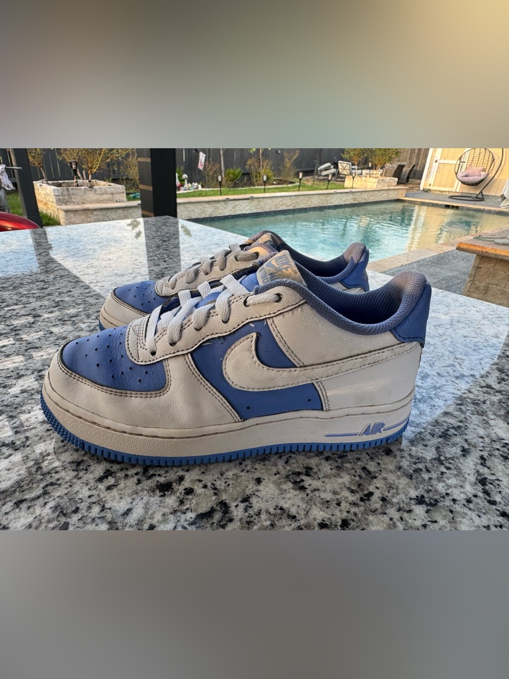 Nike women’s size 7 airforce one in White and Blue